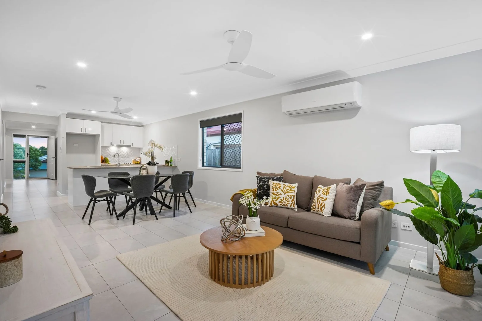 18 Moonbeam Street, Springfield Lakes QLD 4300