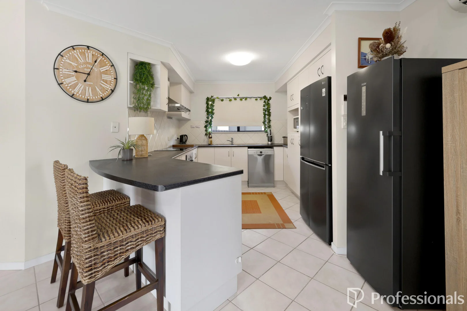 Additional image 3 of 4 Daydream Close, Mount Pleasant QLD 4740