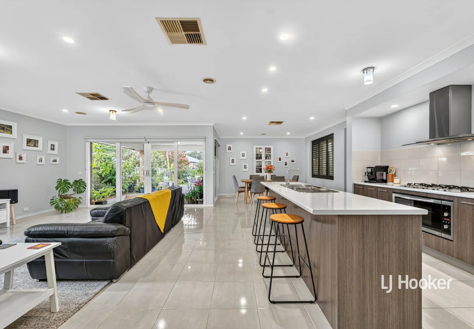 12 Grange Drive, Broadford VIC 3658 photo 5