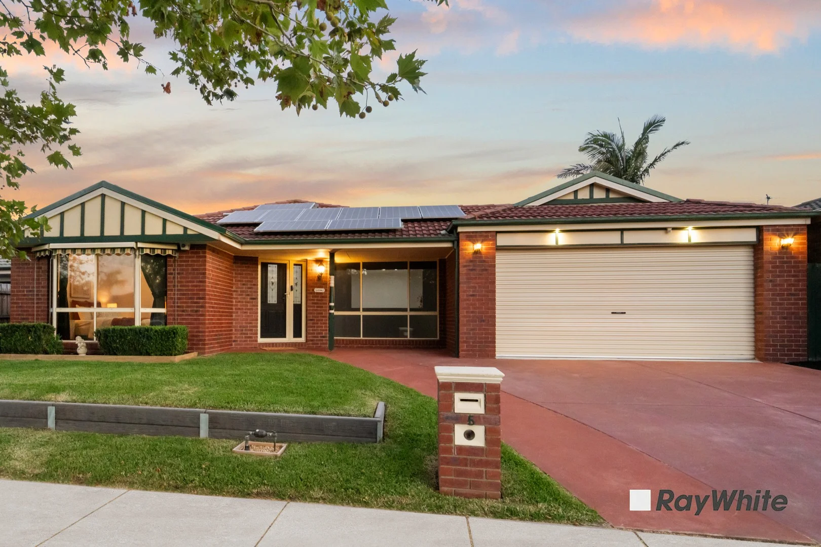 5 Cheshire Place, Narre Warren South VIC 3805