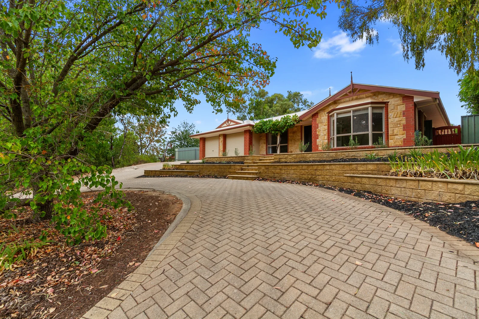 1 Roscrow Court, Clare SA 5453