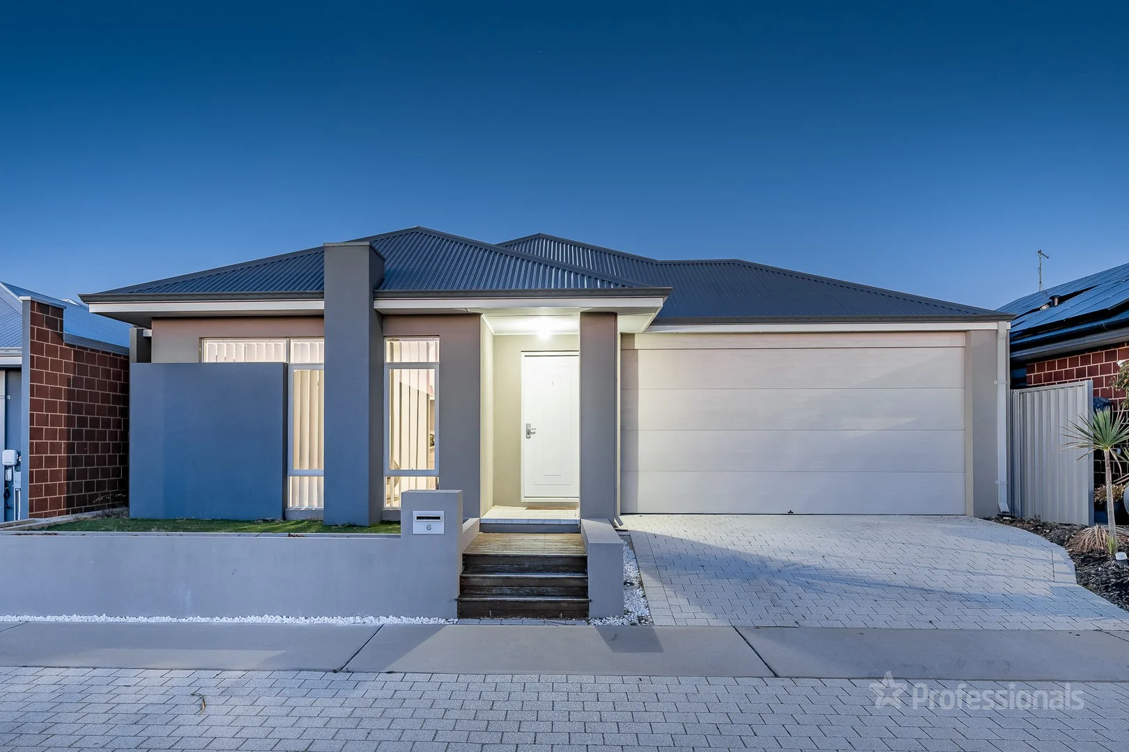 6 Prussian Way, Eglinton WA 6034