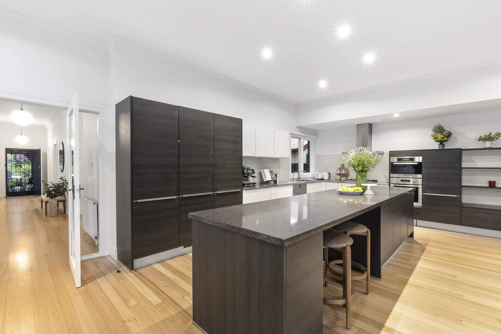 13 Watson Street, Glen Iris VIC 3146 photo 3