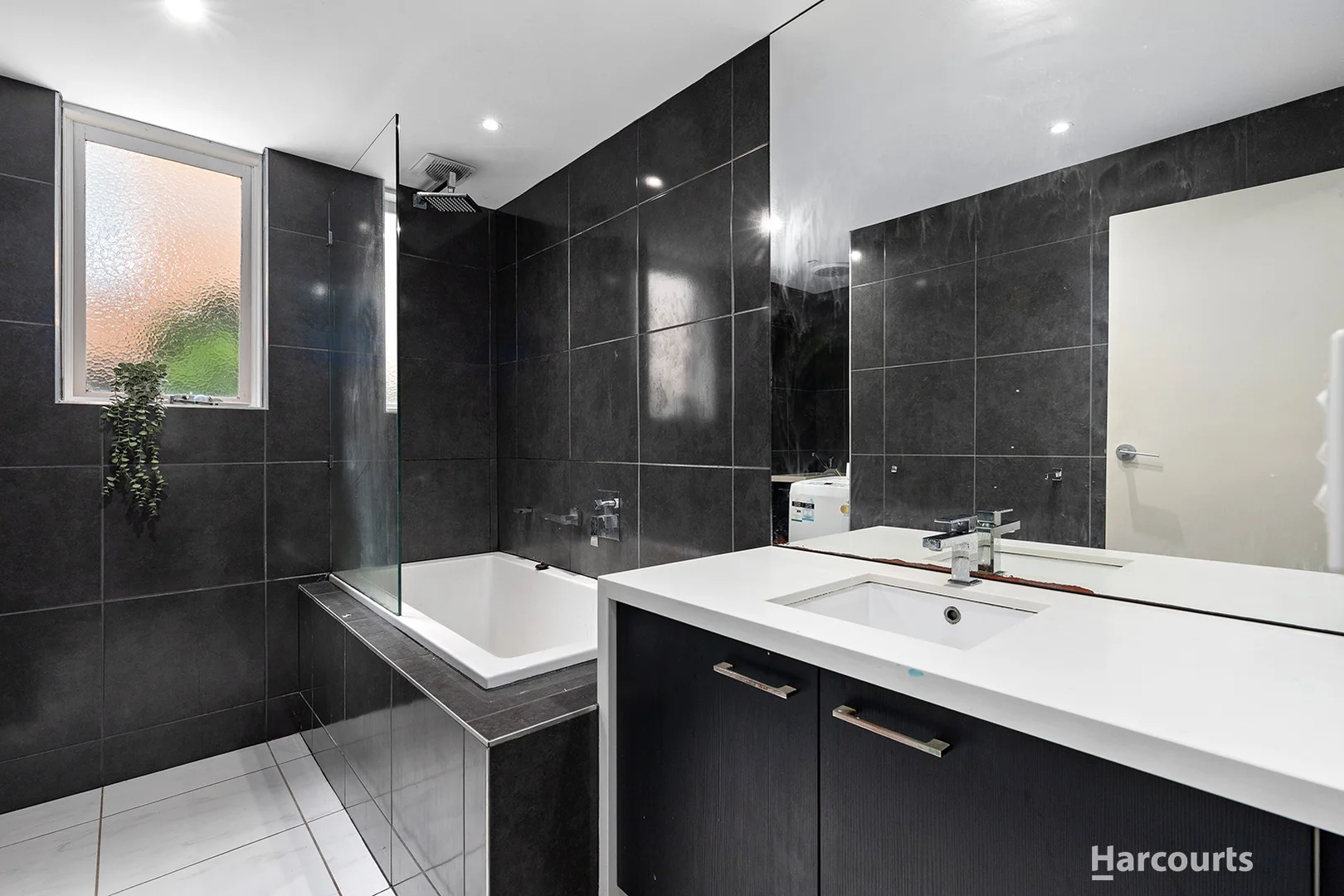 Additional image 4 of 1/507 St Kilda Street, Elwood VIC 3184