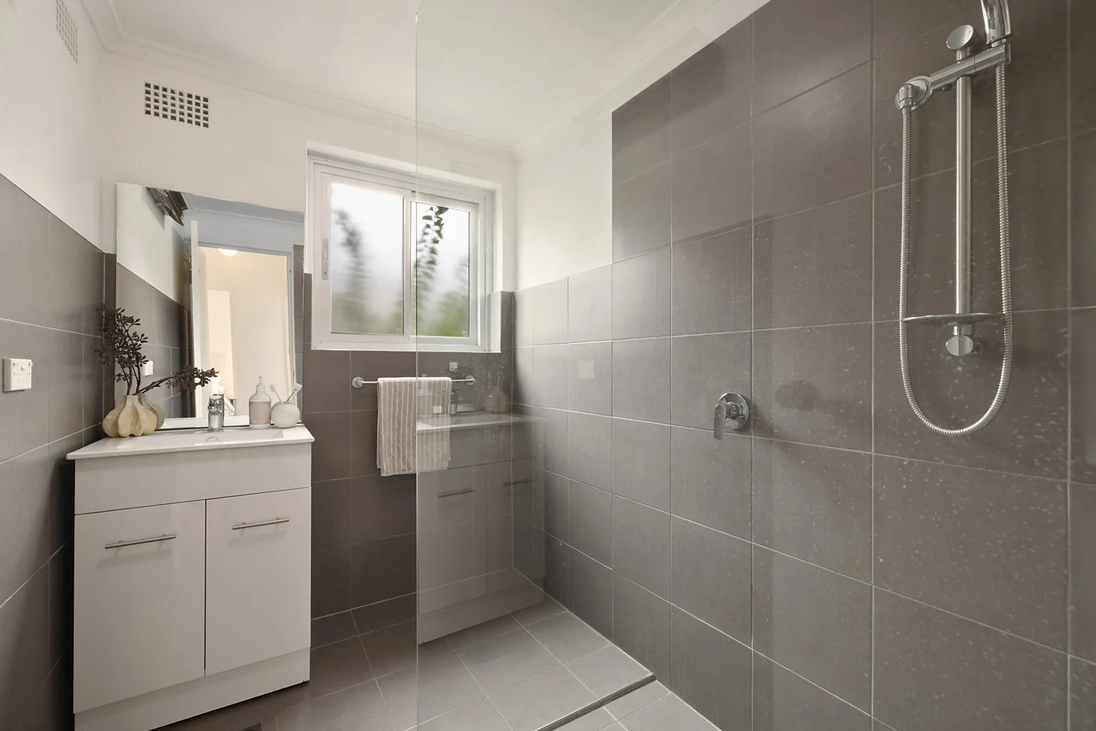 Additional image 8 of 8/1-3 Clifford Avenue, Fairlight NSW 2094