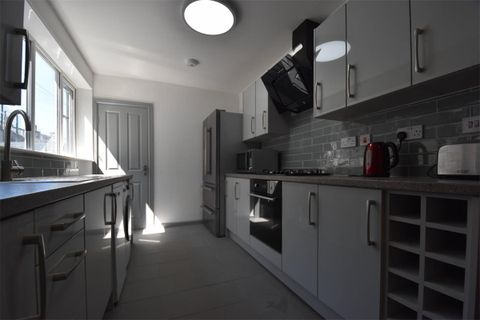 Derry Avenue, Plymouth PL4