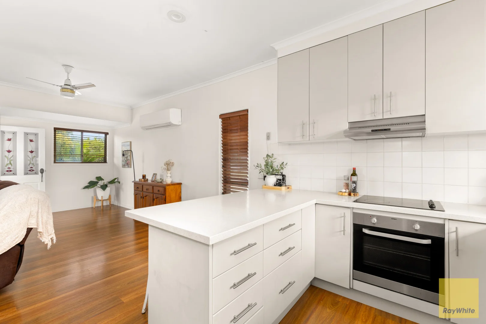 1 Gene Street, Emerald QLD 4720 photo 3