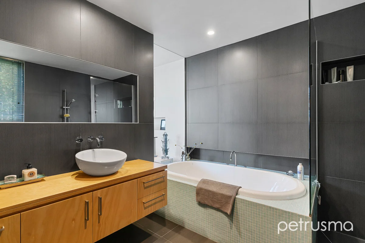 Additional image 19 of 20 Earlwood Court, Taroona TAS 7053
