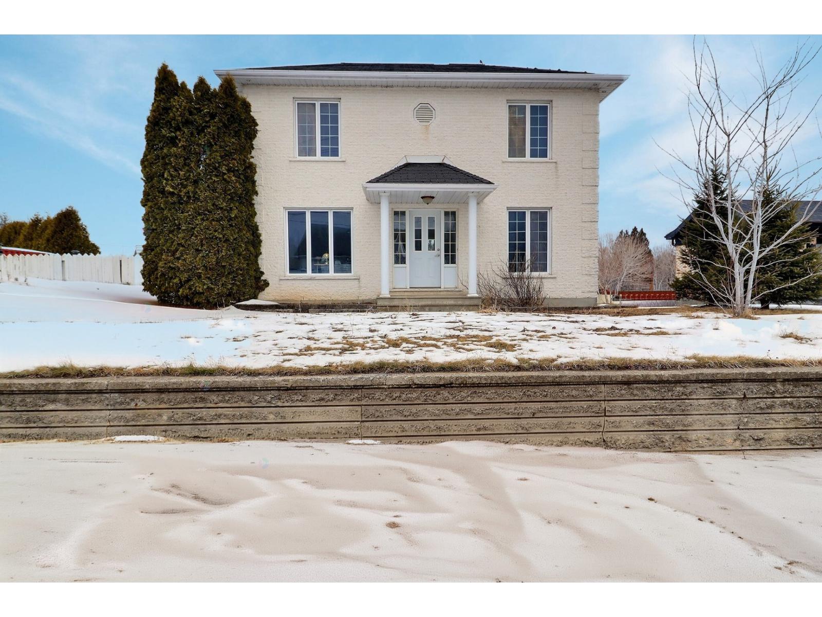 1559 Rue Pierre-Beaumont