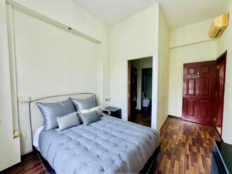16 Pine Grove photo 2