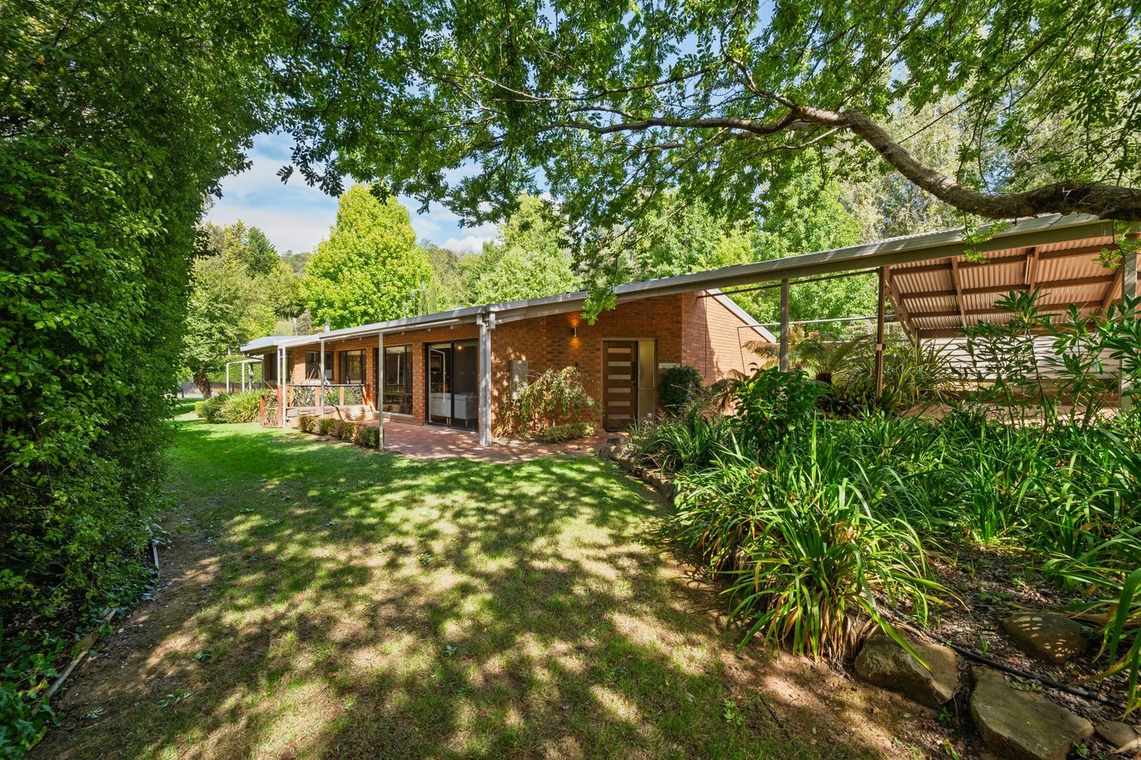2 Houghs Lane, Bright VIC 3741