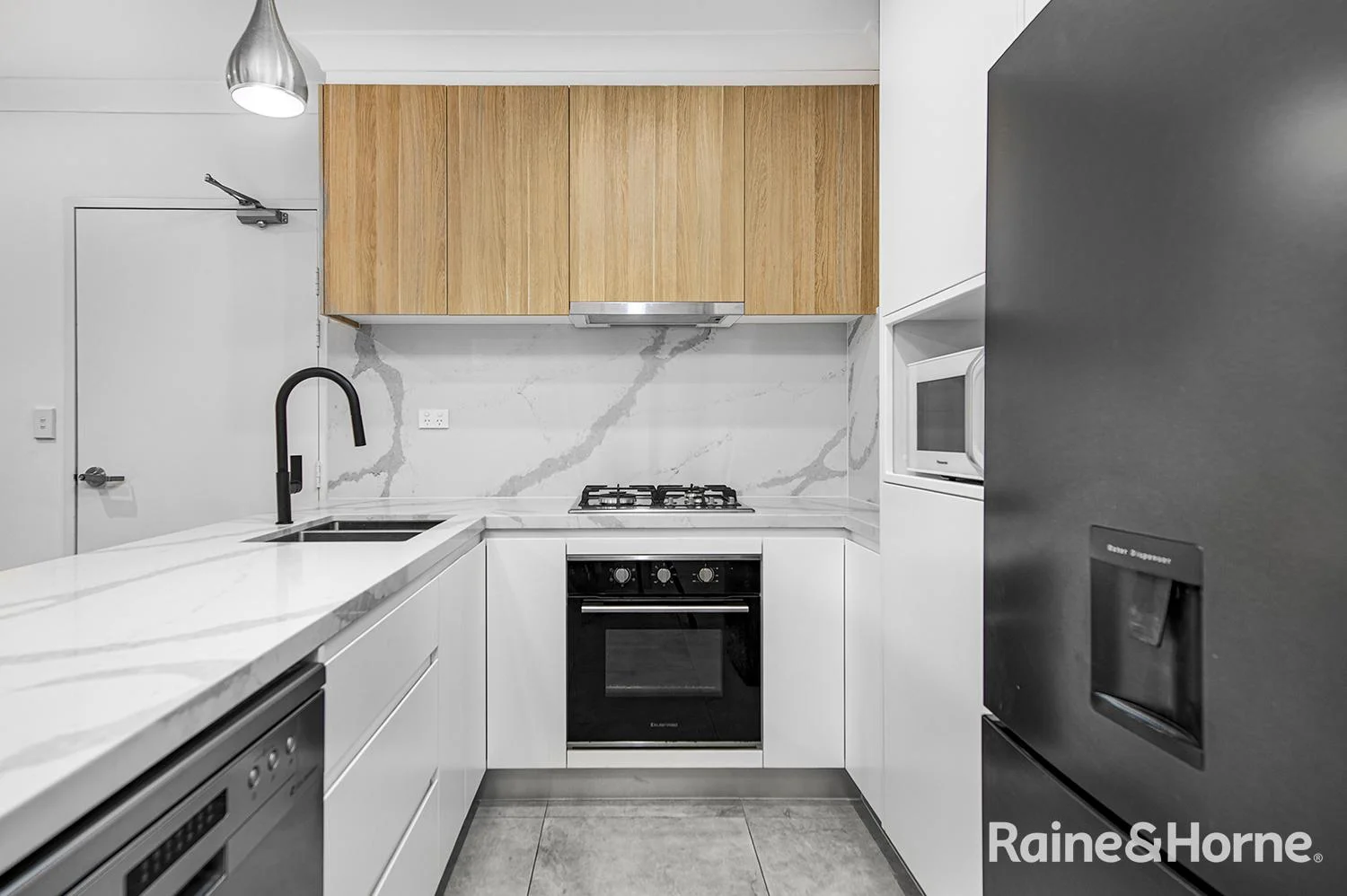 313/10 Fielder Street, West Gosford NSW 2250