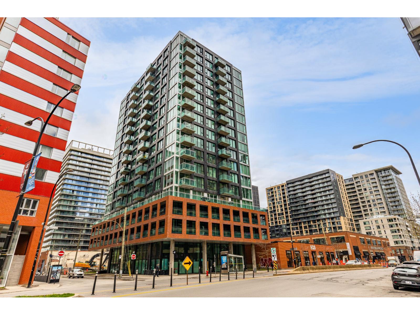 1165 Rue Wellington