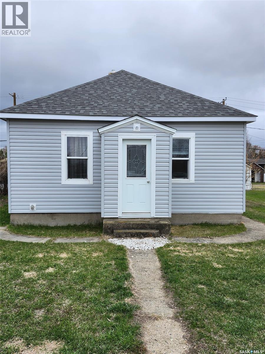 408 Railway AVENUE