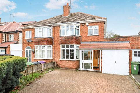 Woodland Crescent, Merry Hill, Wolverhampton WV3