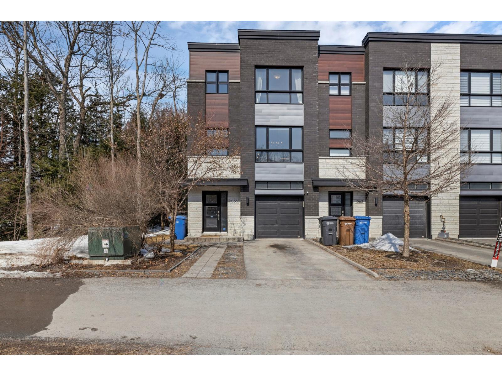 1065 Rue Barott