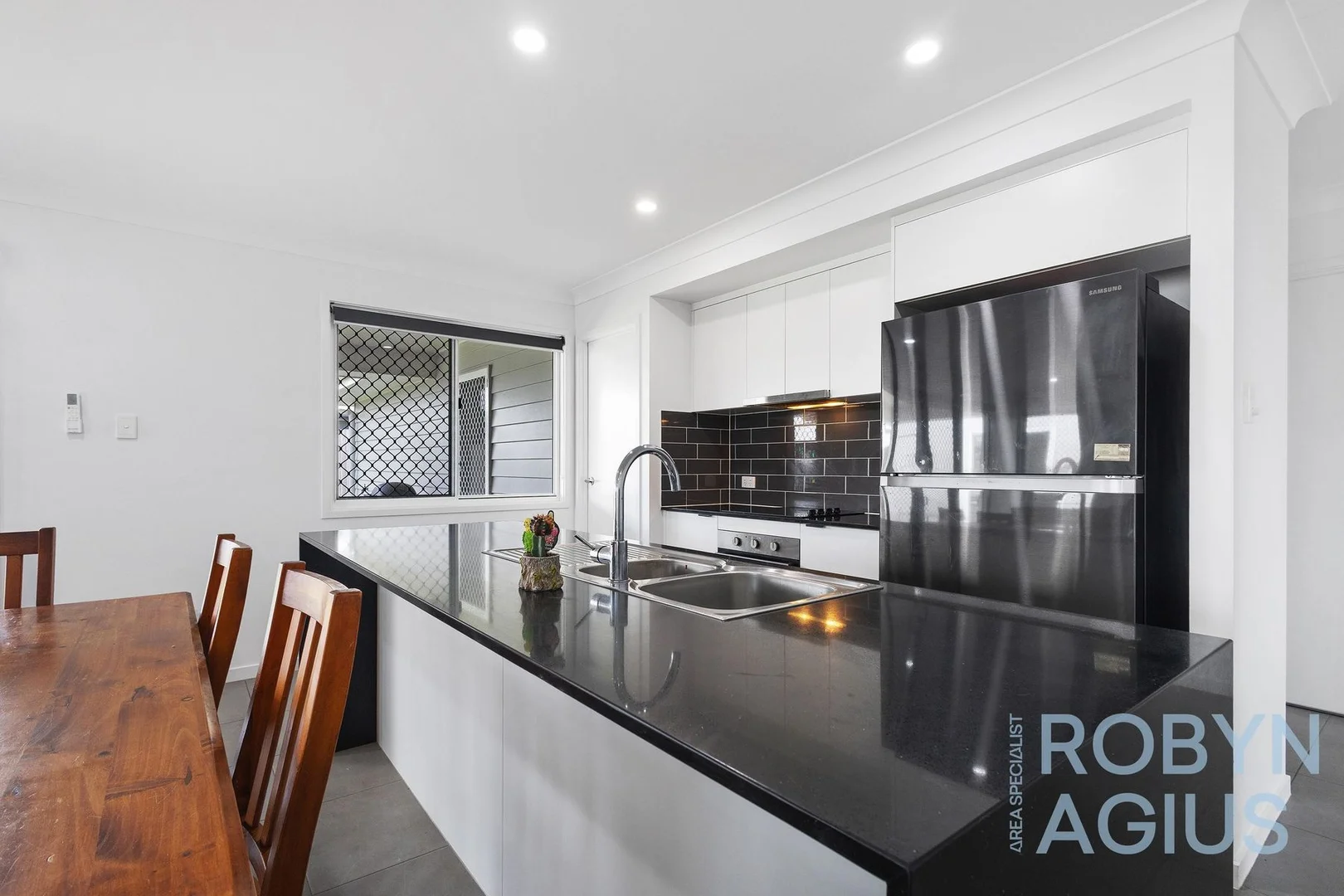 Additional image 3 of 9 Devereux Street, Rural View QLD 4740