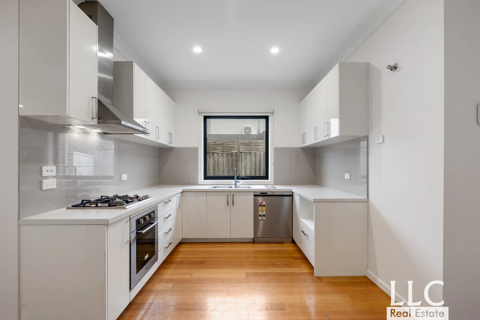 Additional image 3 of 2/132 Highbury Road, Burwood VIC 3125