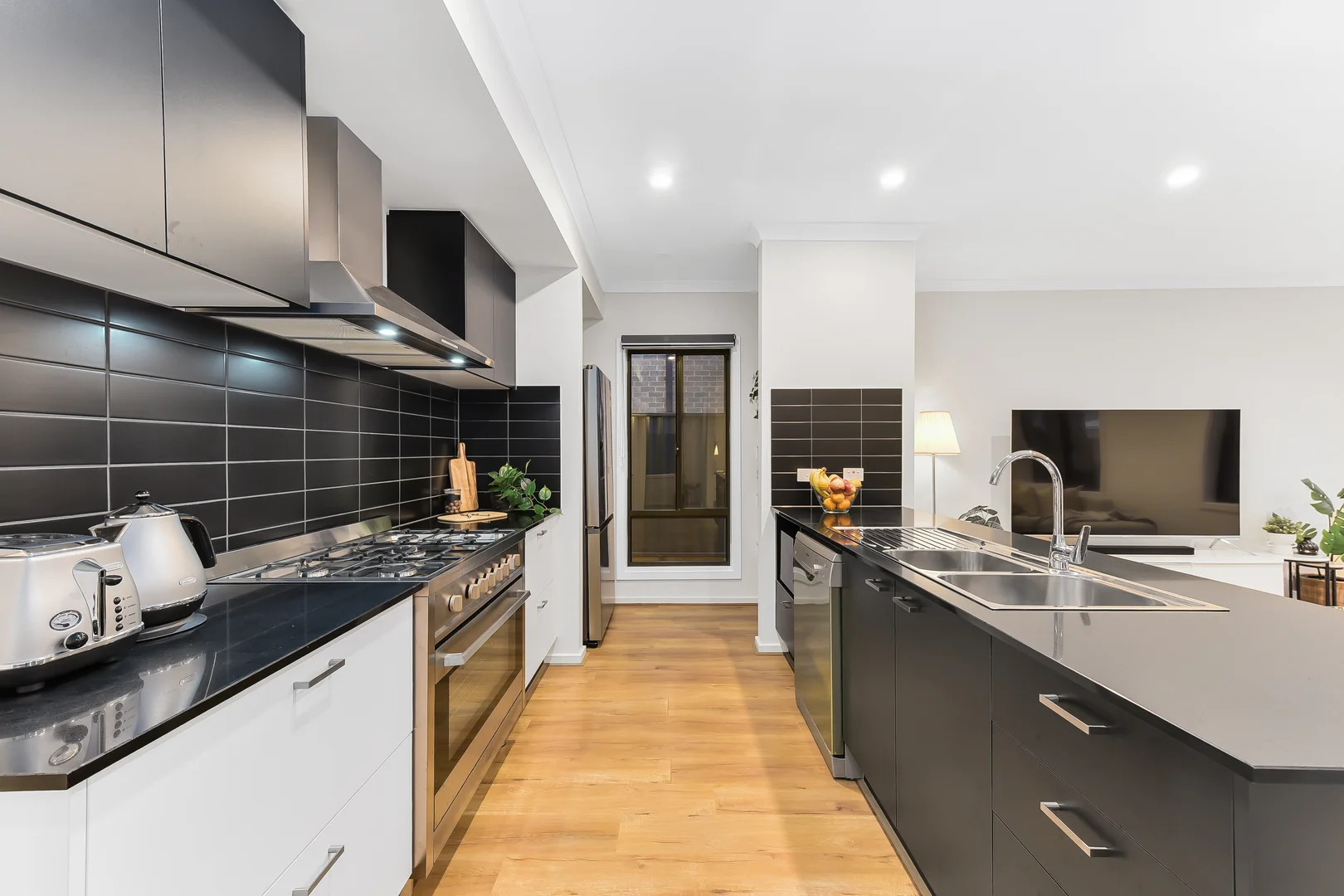 Additional image 8 of 33 Praiano Avenue, Berwick VIC 3806