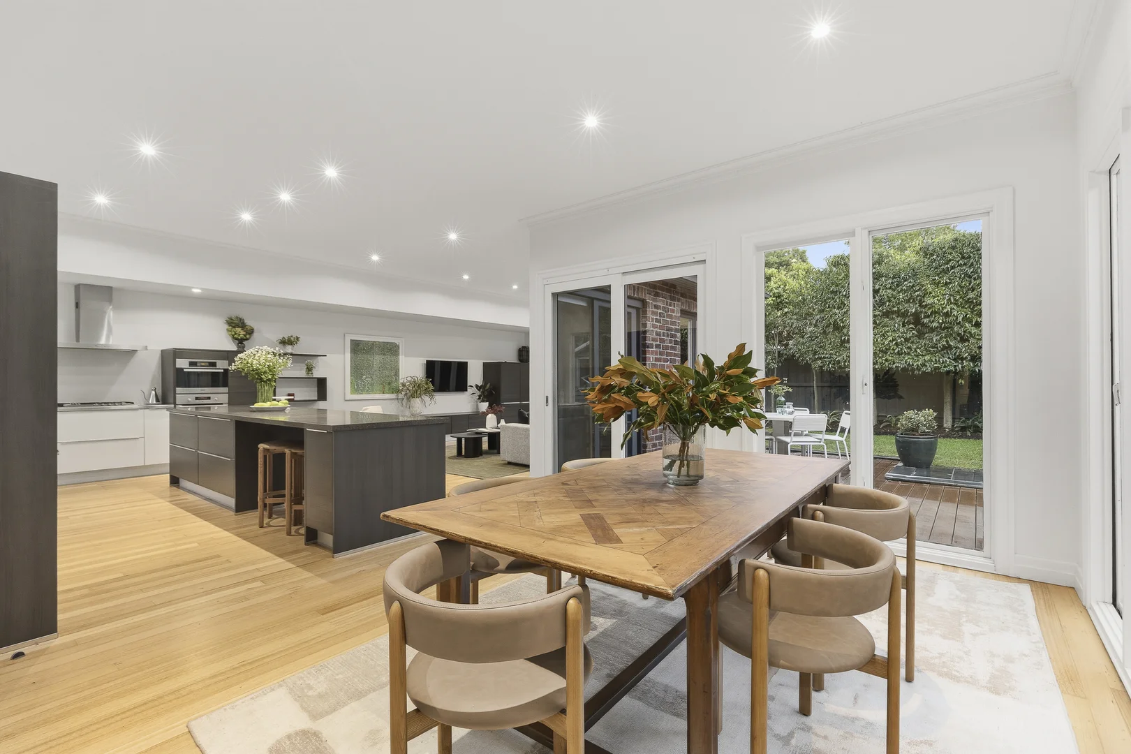 13 Watson Street, Glen Iris VIC 3146 photo 2