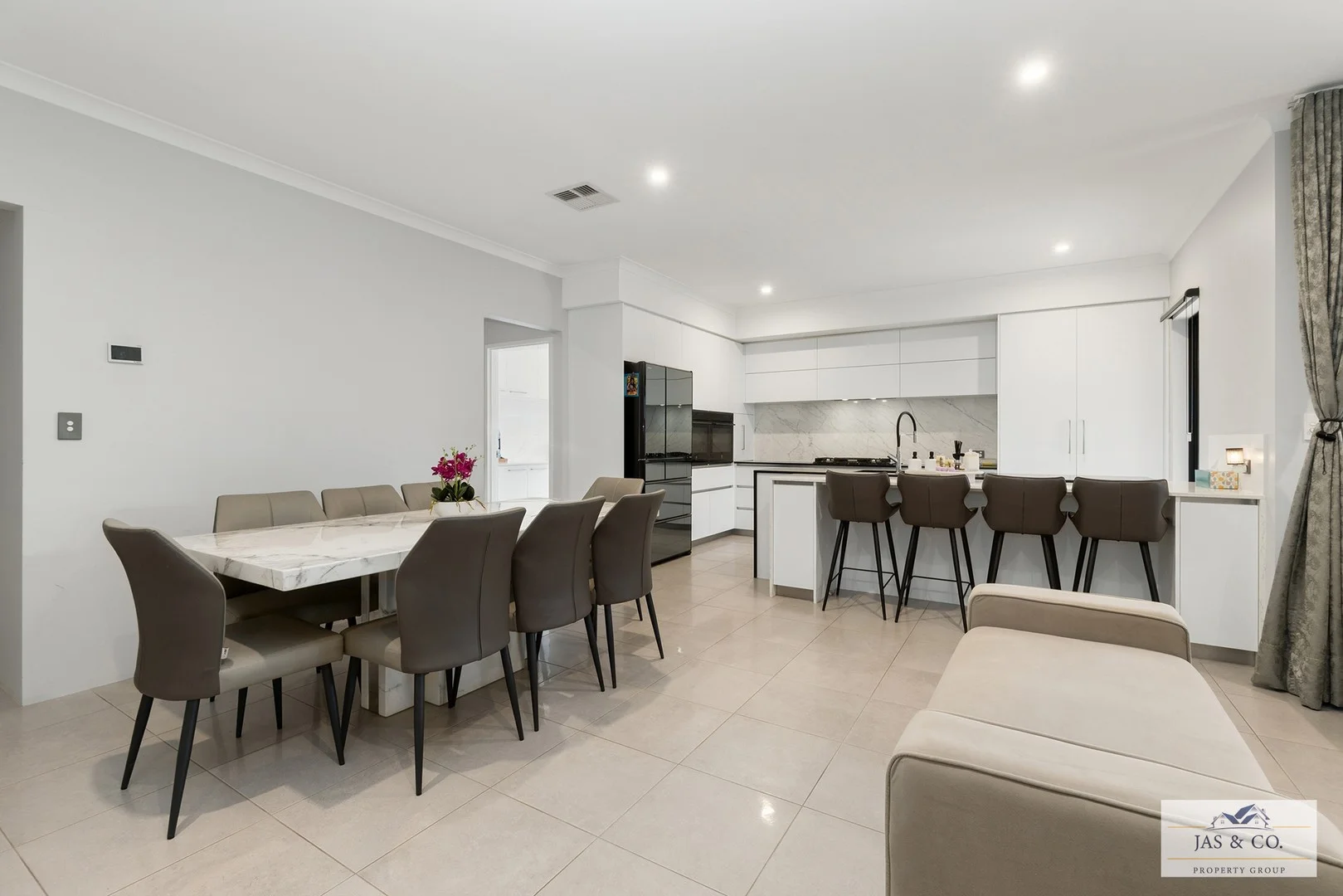 4 Moorland Crescent, The Vines WA 6069