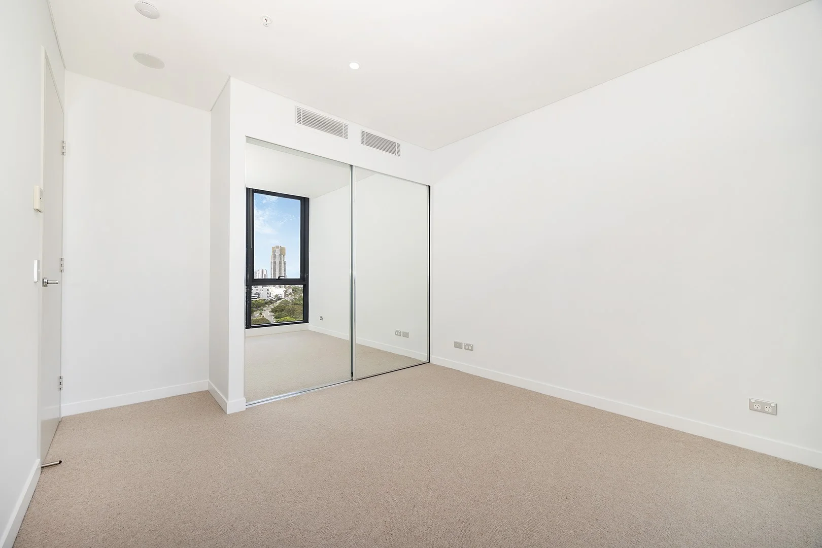 Additional image 6 of 1602/2 Como Crescent, Southport QLD 4215