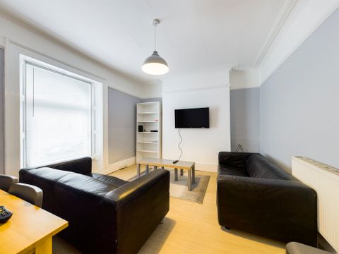 Nelson Street, Greenbank PL4