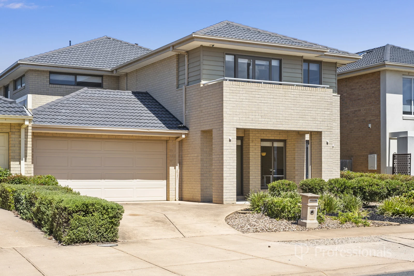 246 Sanctuary Lakes South Boulevard, Point Cook VIC 3030