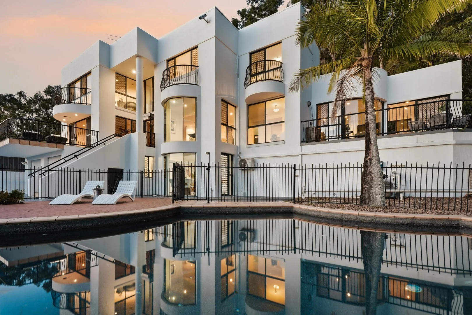 39 Hannah St, Mount Ommaney QLD 4074