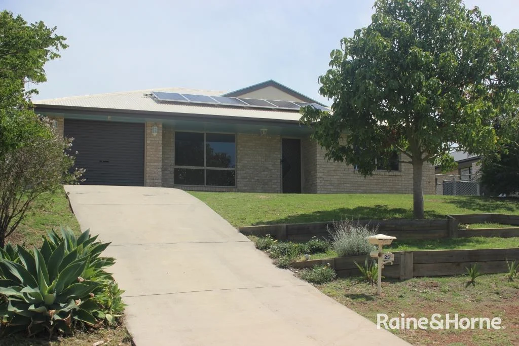 25 Banksia Drive, Kingaroy QLD 4610