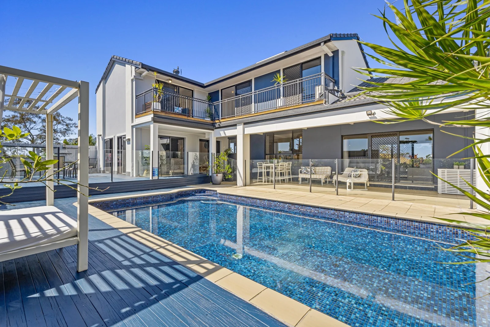 15 Kula Close, Benowa QLD 4217