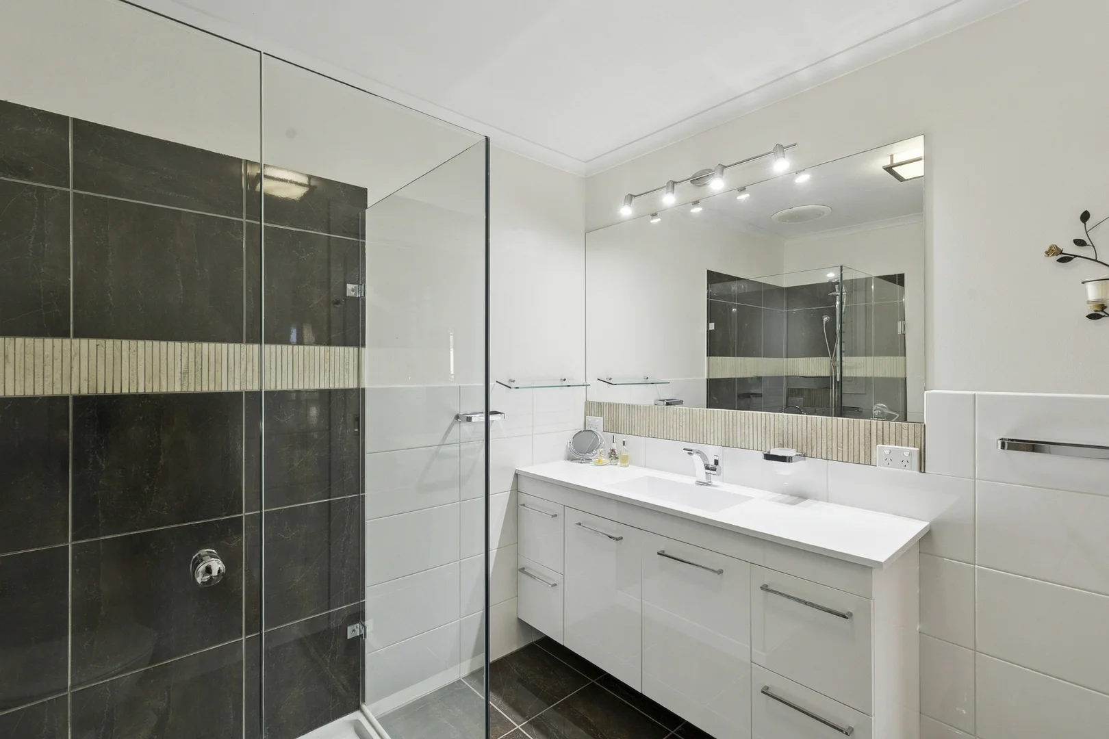 Additional image 16 of 36 Webb Ave, Seymour VIC 3660