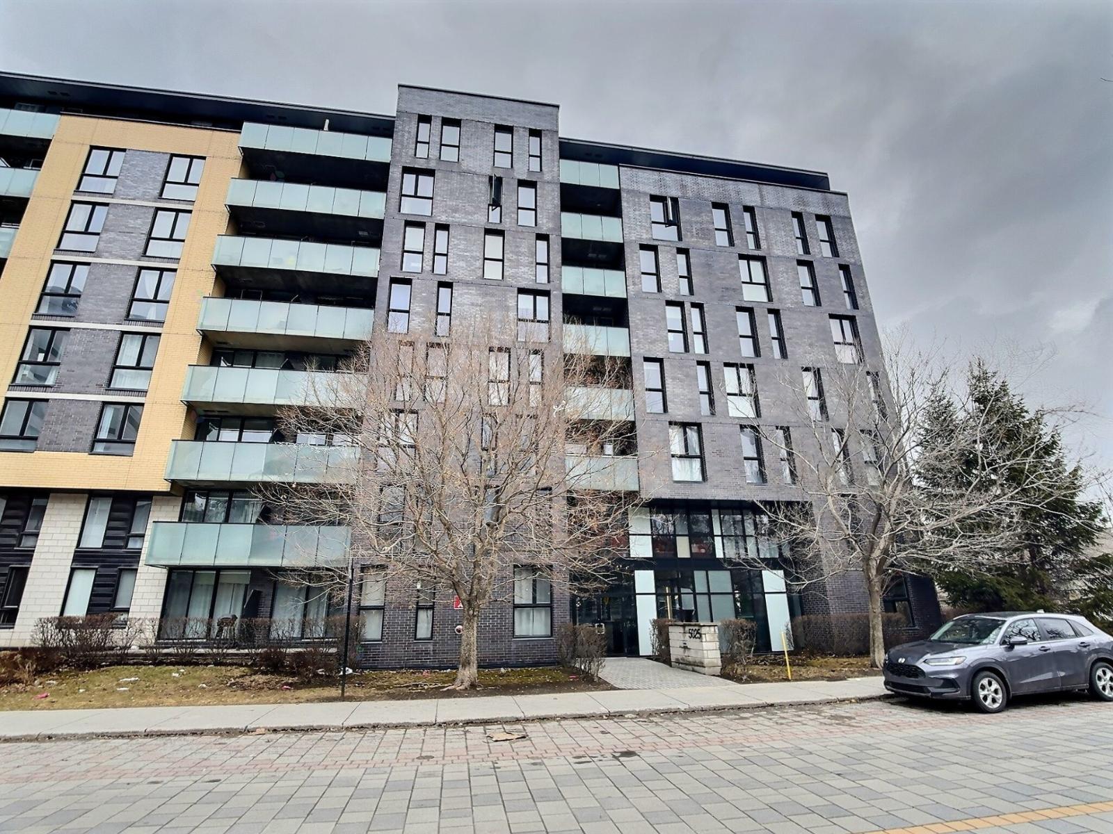5025 Rue Paré
