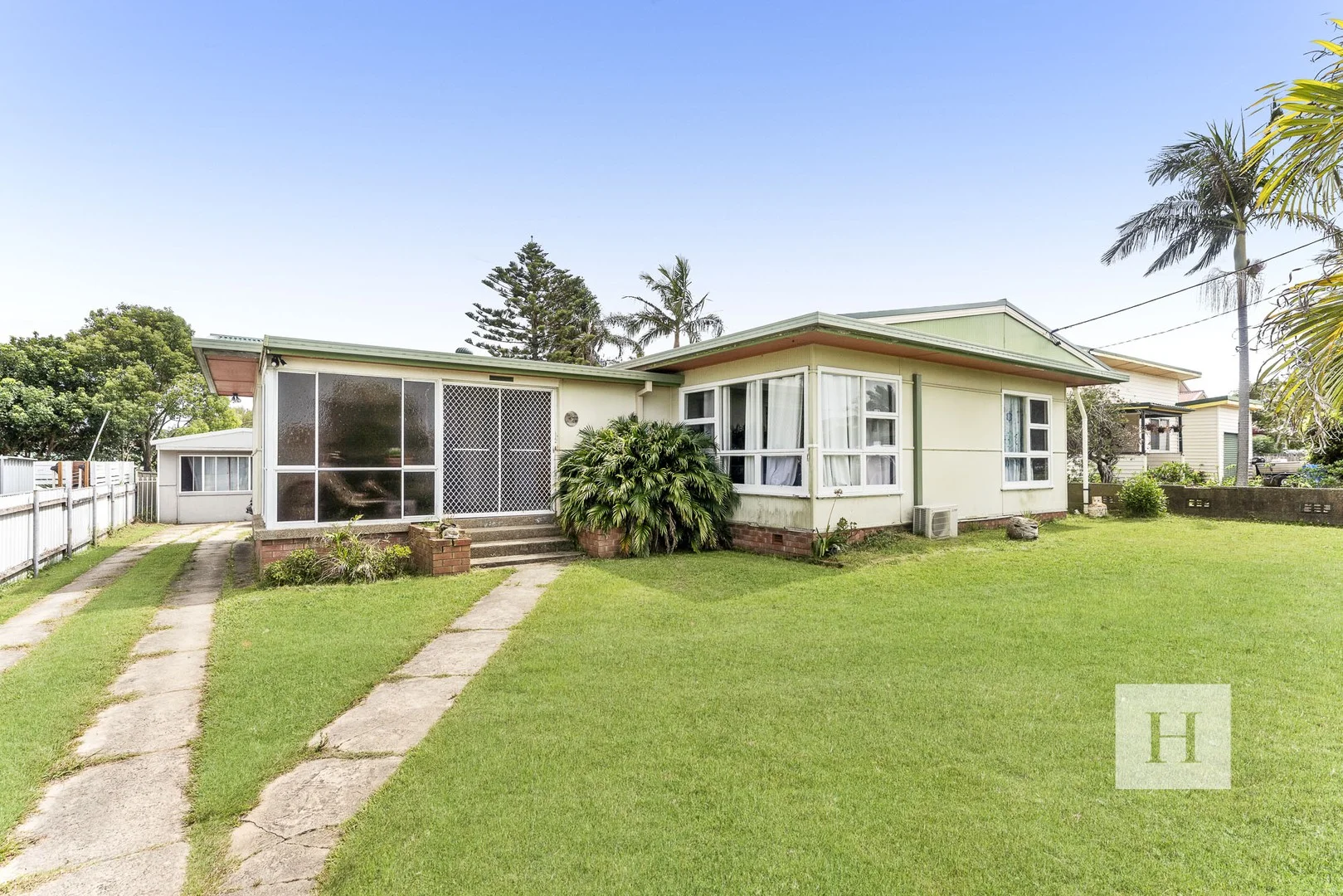 6 Hay Street, Gorokan NSW 2263