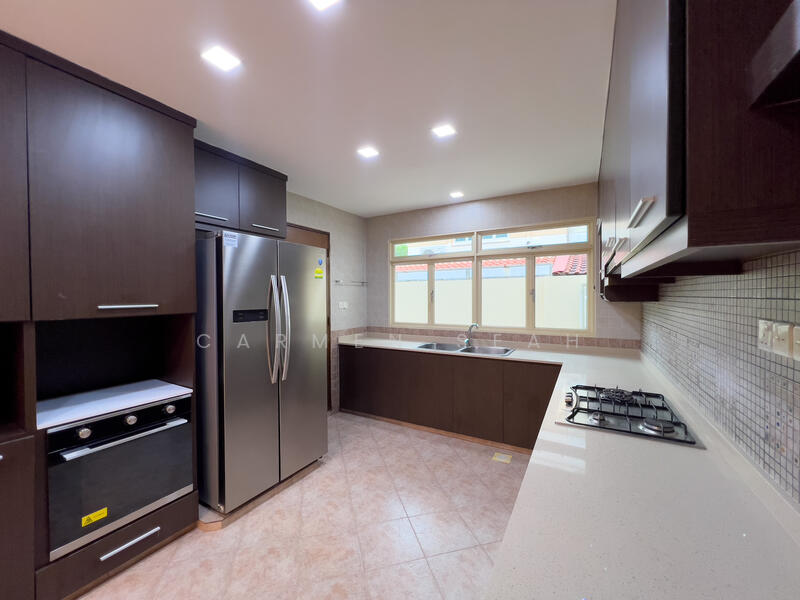 118 Mariam Way photo 5