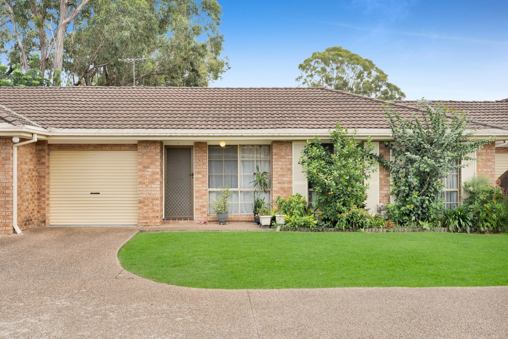 4/1-3 Gordon Avenue, Ingleburn NSW 2565