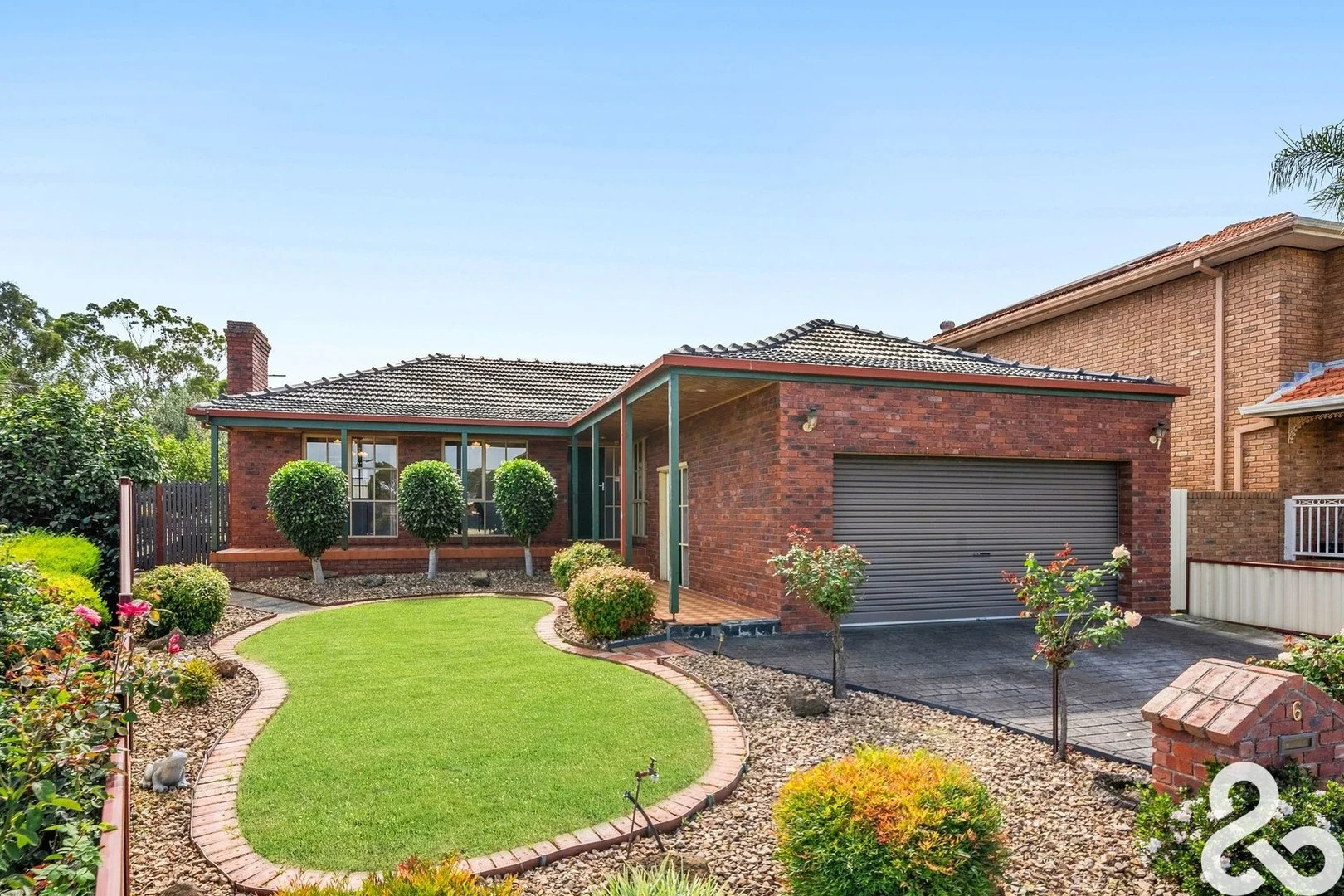 6 Heroic Court, Mill Park VIC 3082