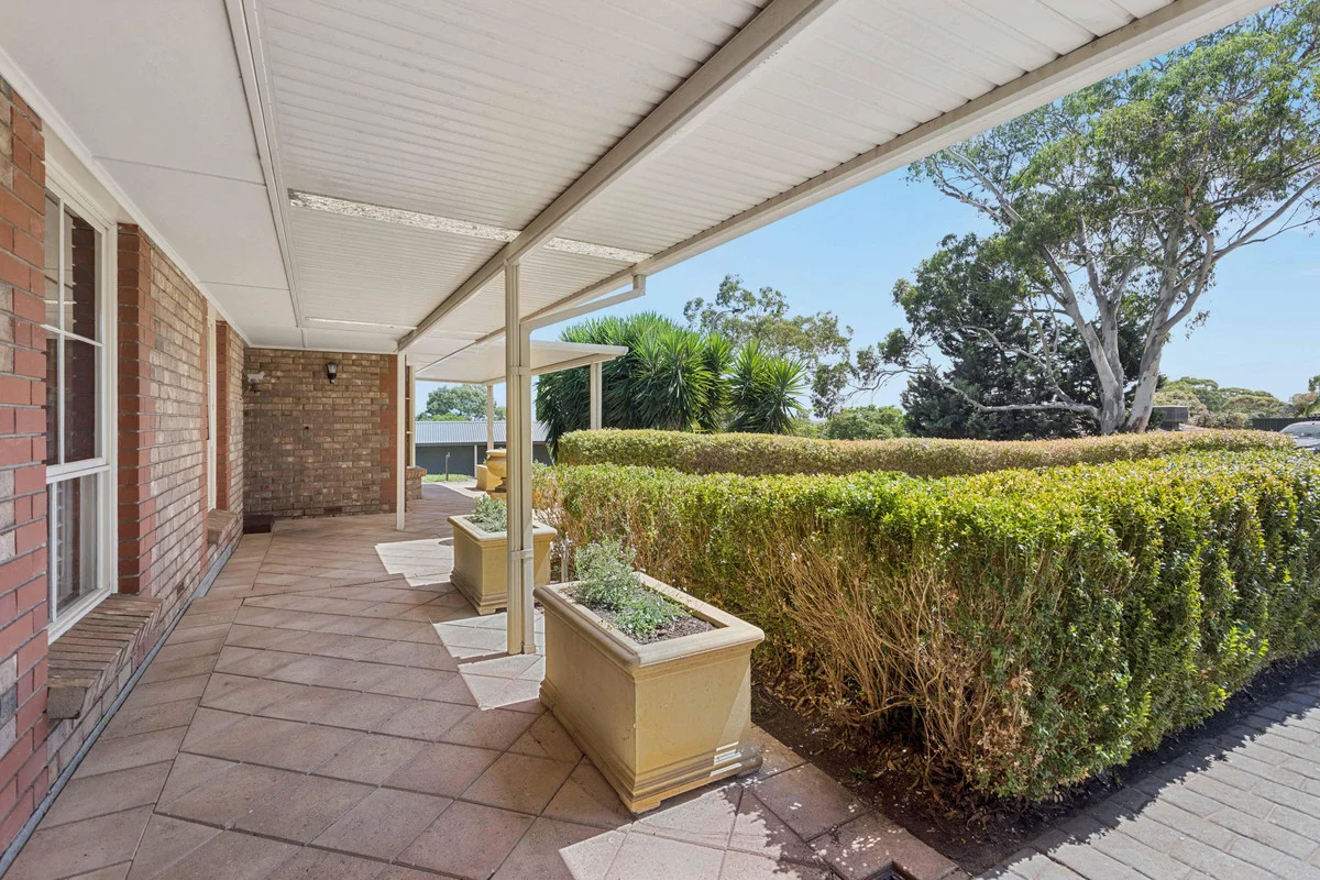 9A McKenzie Crescent, Gulfview Heights SA 5096 photo 2