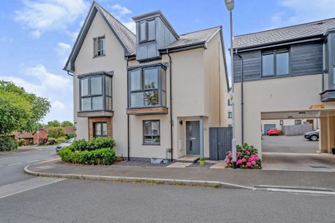 Cobham Close, Plymouth PL6