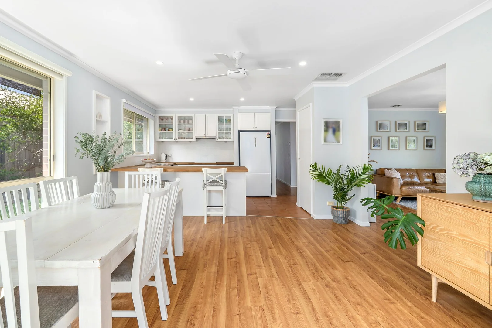 16 Settlers Way, Mount Martha VIC 3934 photo 2