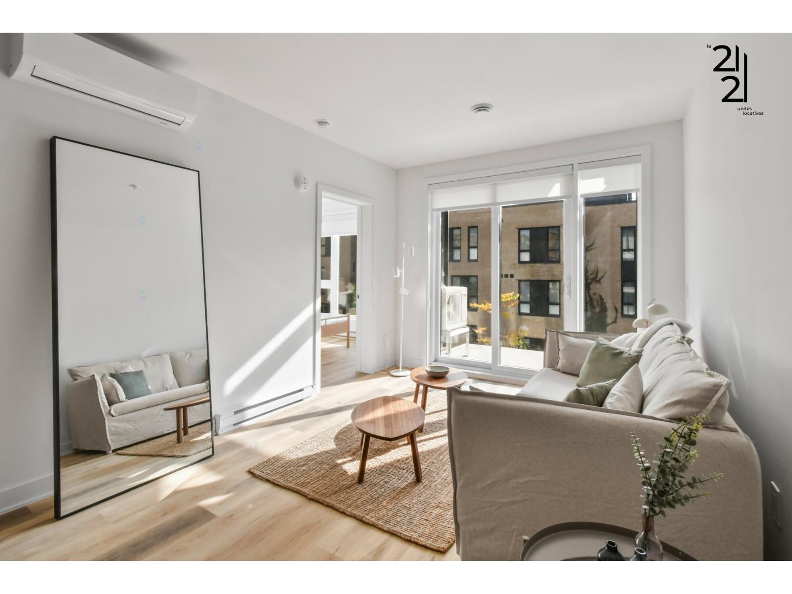 2121 Av. Papineau