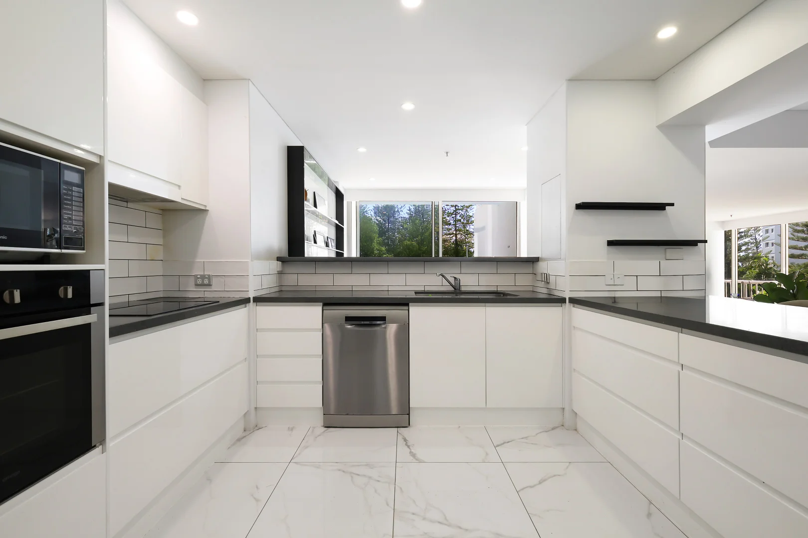 Additional image 3 of 302/1 Peak Avenue, Main Beach QLD 4217