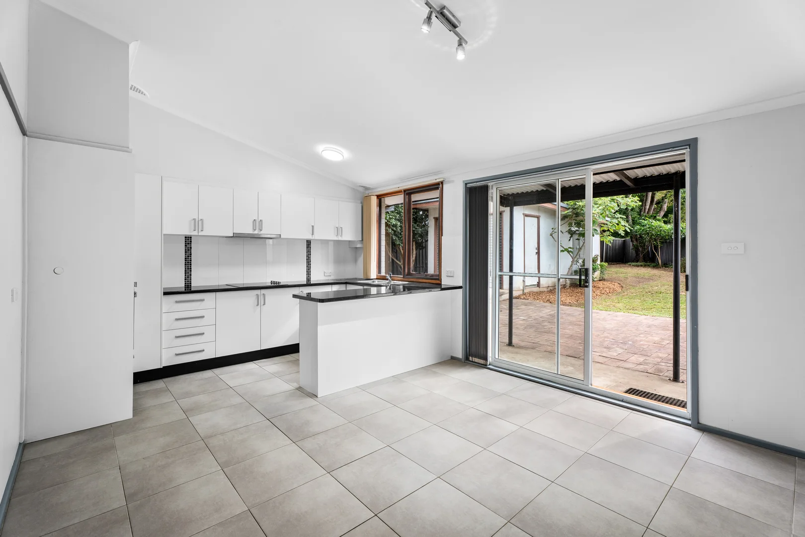 43 Robert Street, Penrith NSW 2750 photo 3