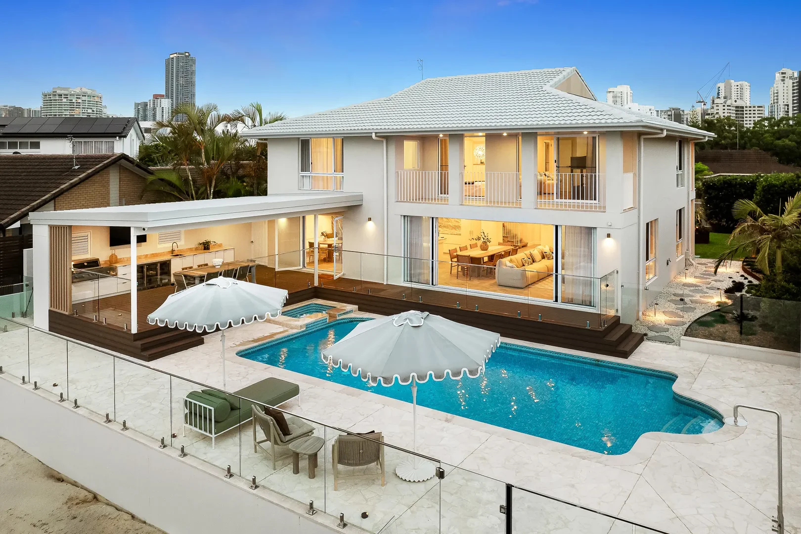 50 Commodore Drive, Paradise Waters QLD 4217