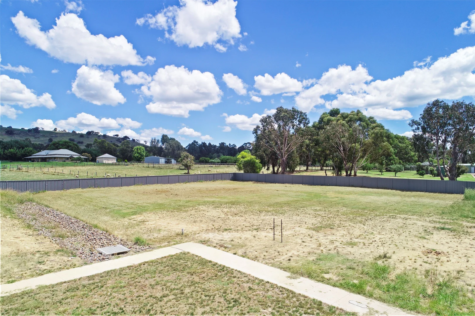 35 Williams Drive, Mansfield VIC 3722 photo 2