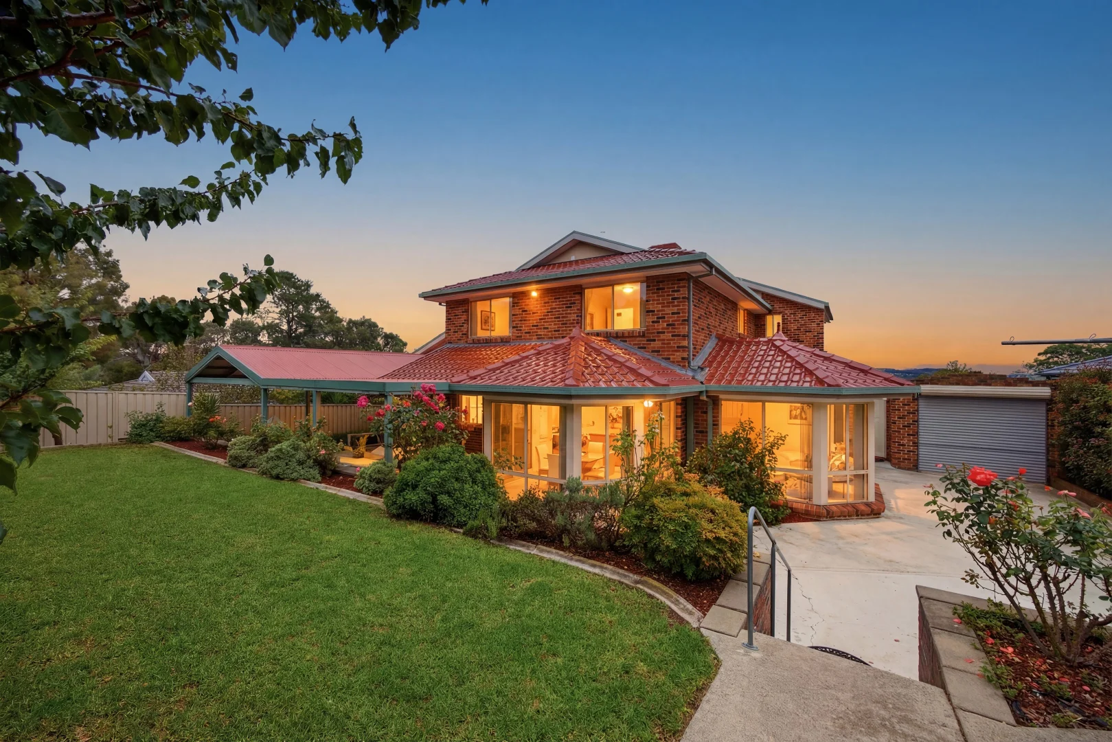 14 Nugent Close, Jerrabomberra NSW 2619 photo 2