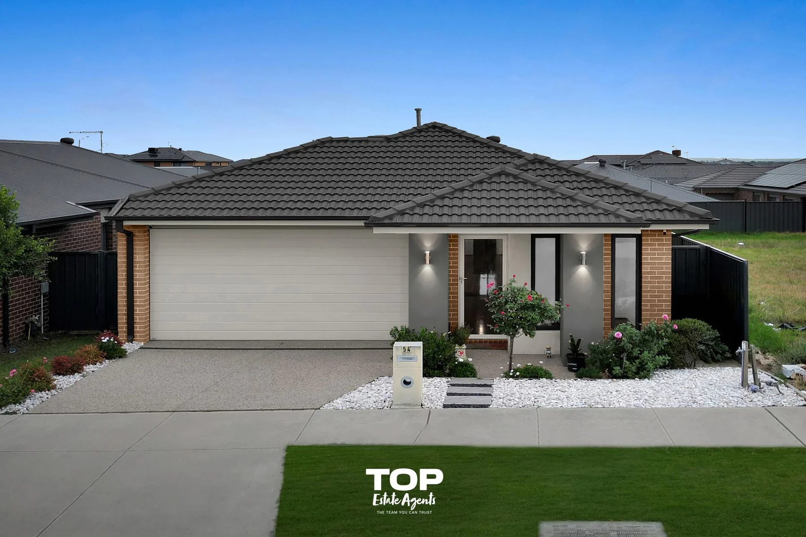 54 Adriatic Circuit, Clyde VIC 3978 photo 2