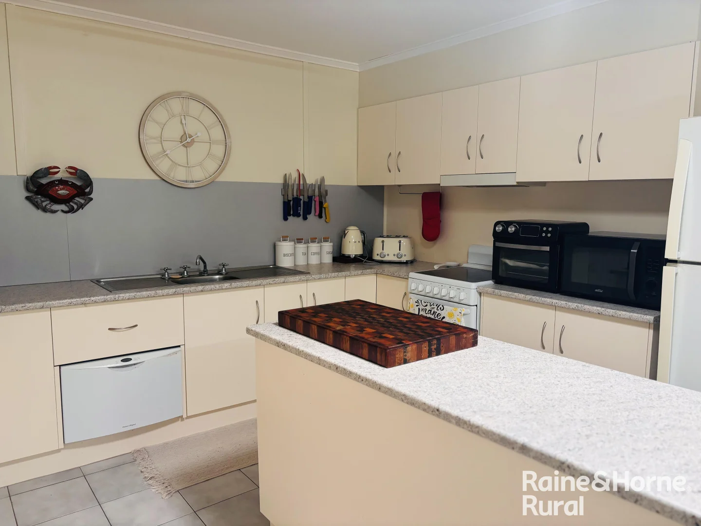 189 Burtons Road, Orange Hill QLD 4455 photo 2