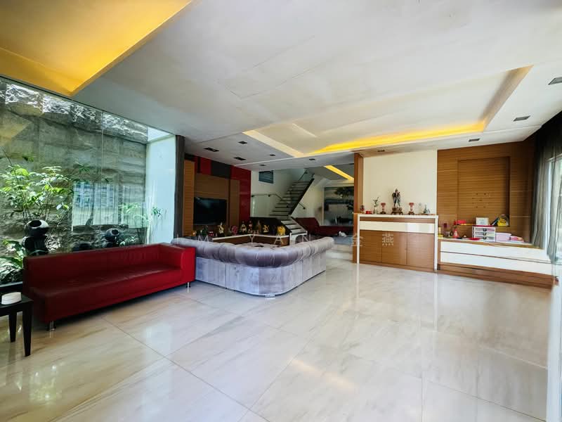walk to Lentor MRT - call 8130 3636 to view