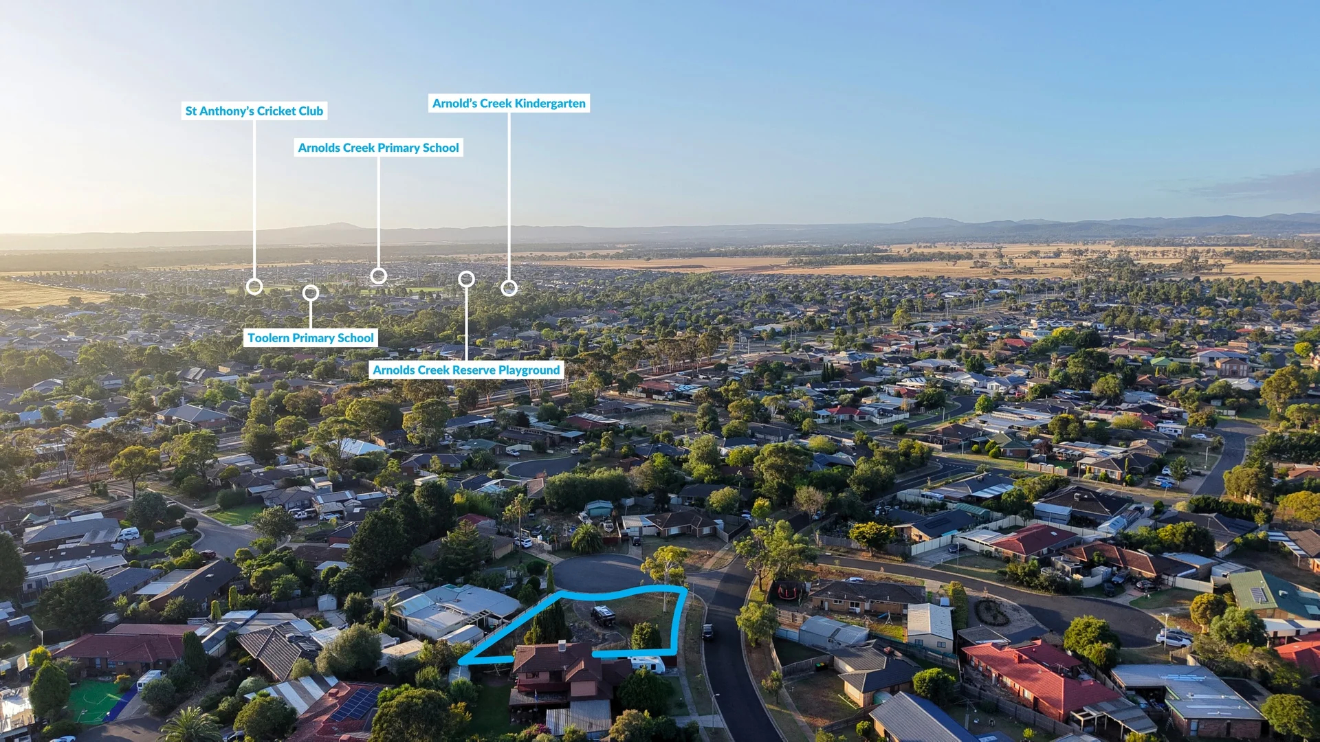 21 Dumbarton Circuit, Melton West VIC 3337 photo 2